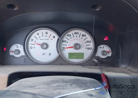 2005 Ford Escape Xls z USA, uszkodzony, nr VIN 1FMYU02Z85KD28650